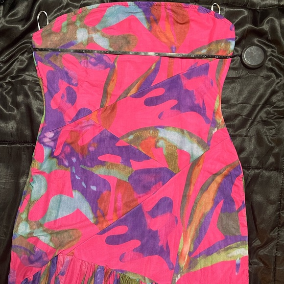 Elegant Strapless Floral Dress - Picture 8 of 11